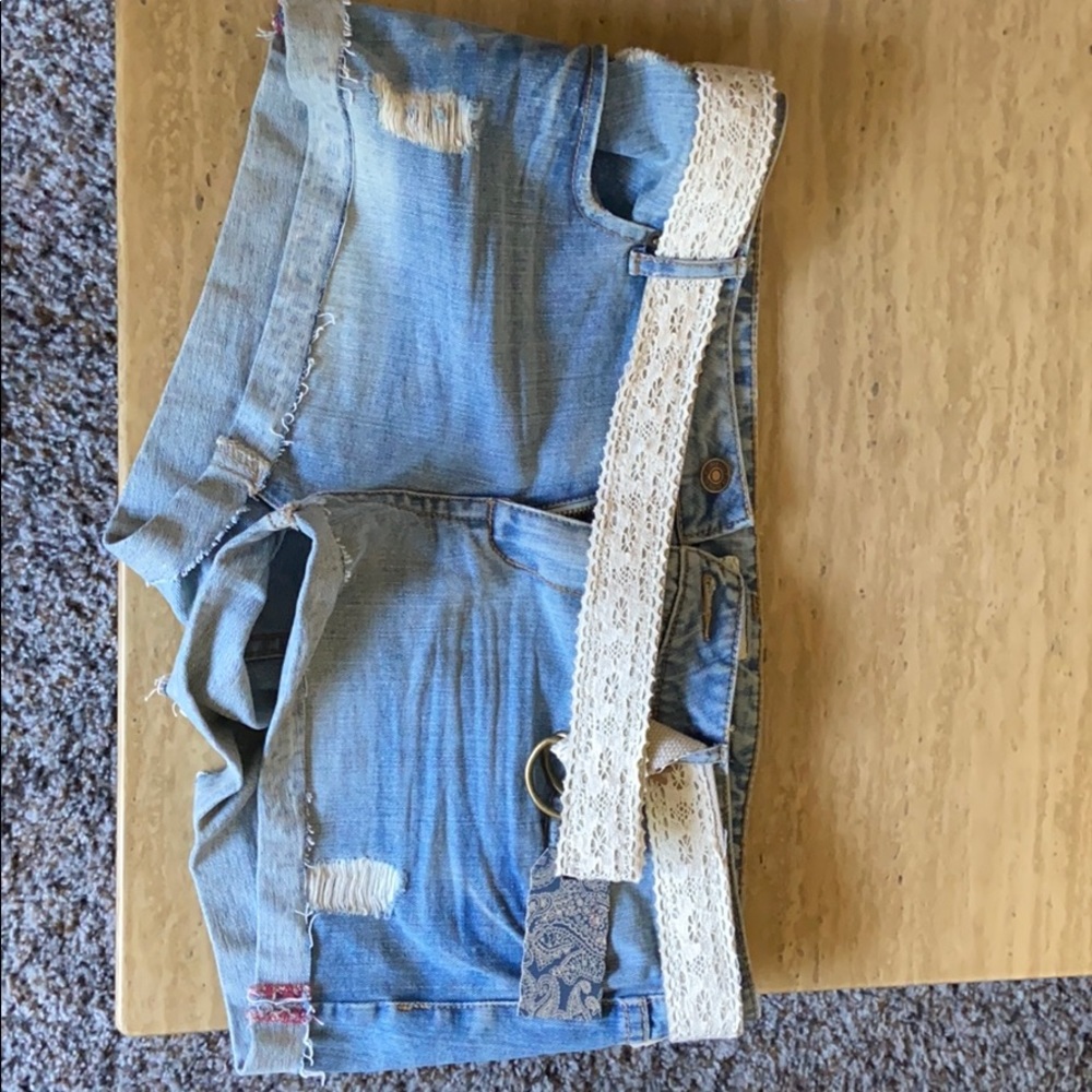 NWT Jean shorts with belt